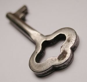 568528_old_key.jpg