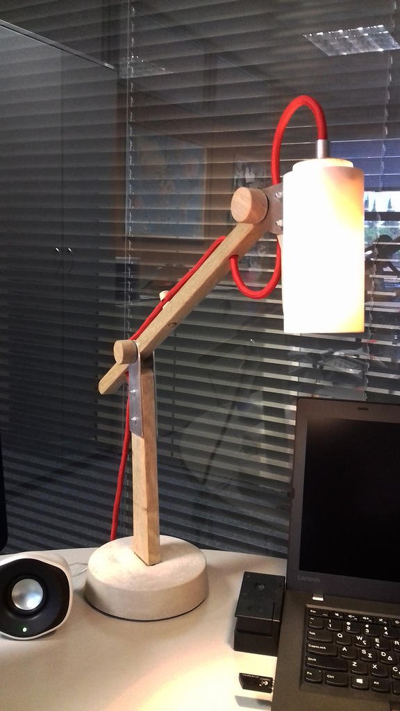 Desk lamp 05.jpg
