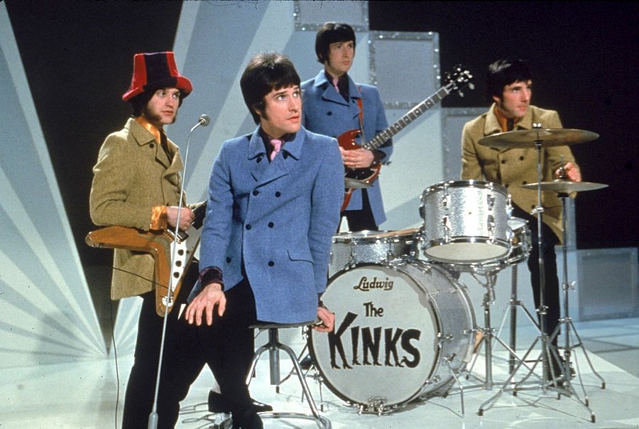 DaveDaviesRayDaviesPeterQuaifeMickAvory1968.jpg