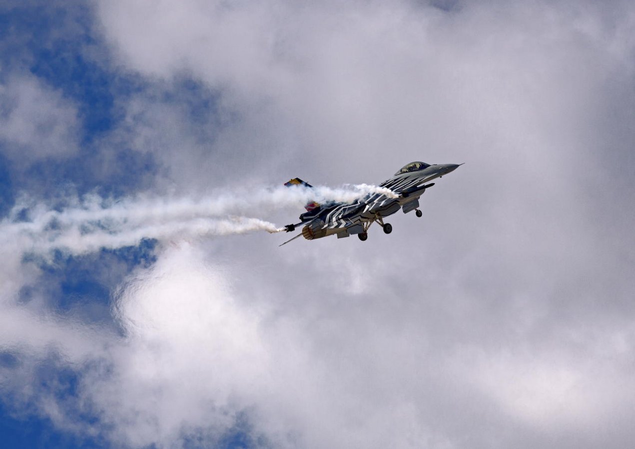 canon_B7989bb.jpg