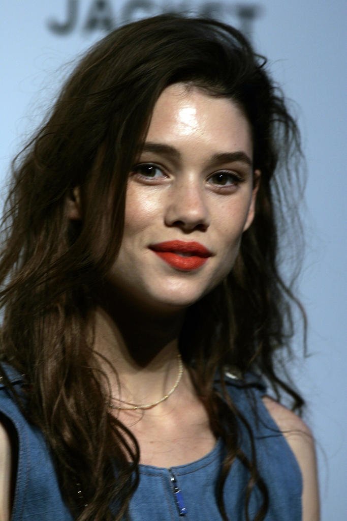 Astrid_Berges-Frisbey_(8121865393).jpg