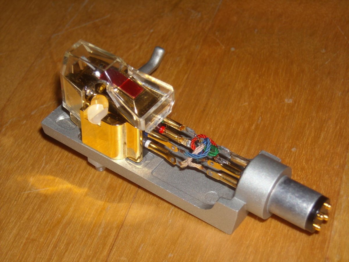 BENZ MC GOLD 001.jpg