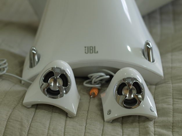 JBL Creature 005.jpg