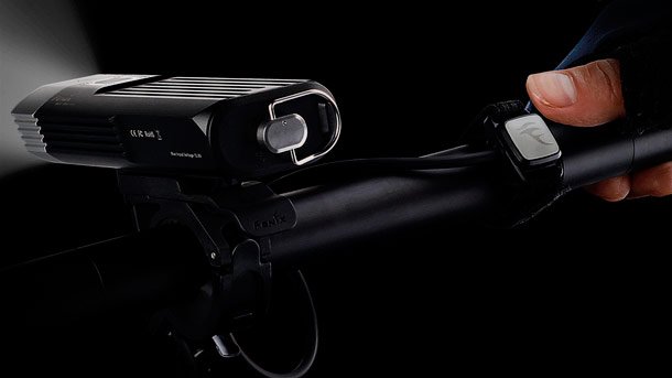 Fenix-BC30-Bikelight-photo-3.jpg