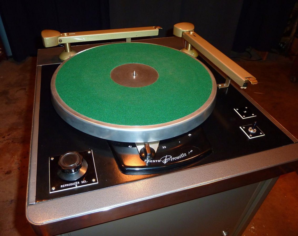 16-inch Presto Pirouette T-68 transcription turntable.jpg 16-inch Presto Pirouette T-68 transcription turntable.jpg