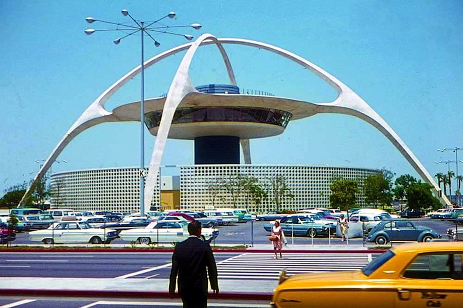 LaxThemeBuilding1961.jpg