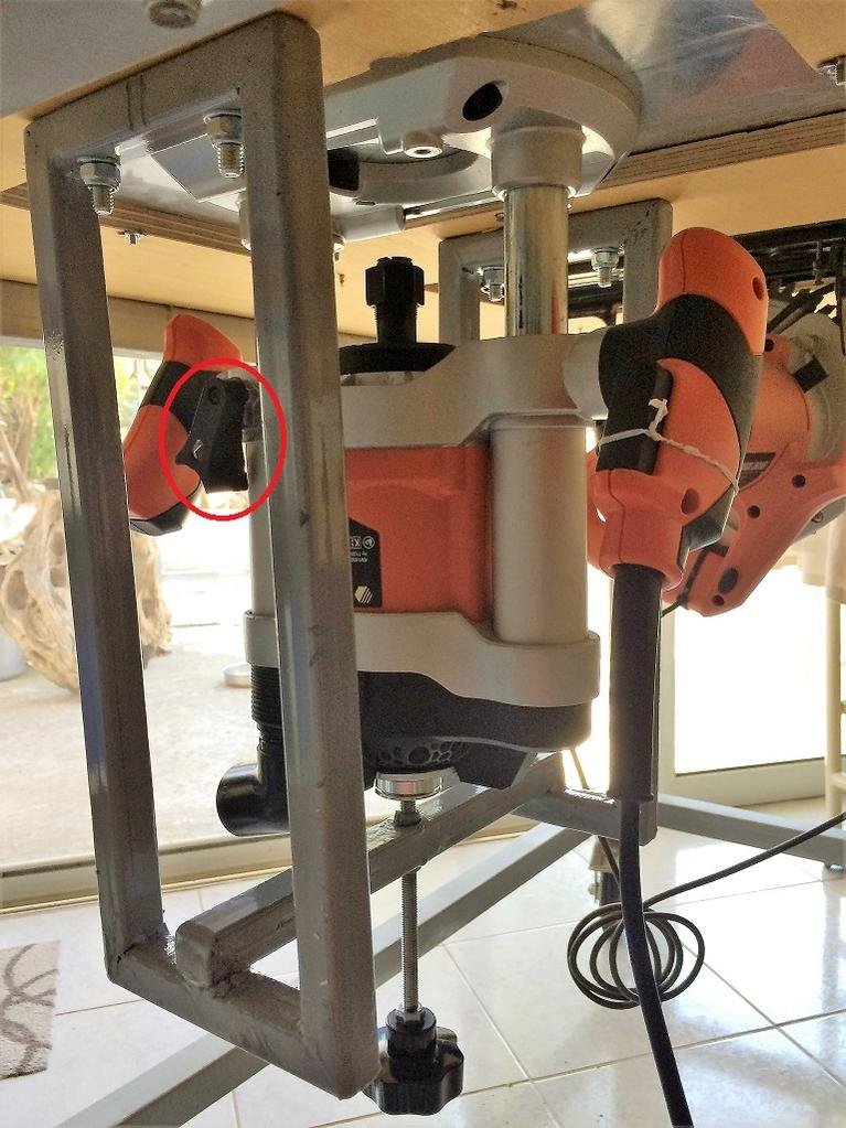 Router lift1.jpg