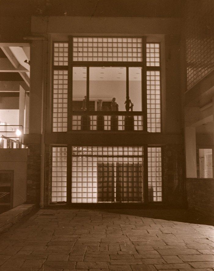 P3740686bs.jpg