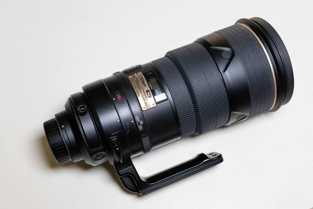 Nikkor300-005_2048v.jpg