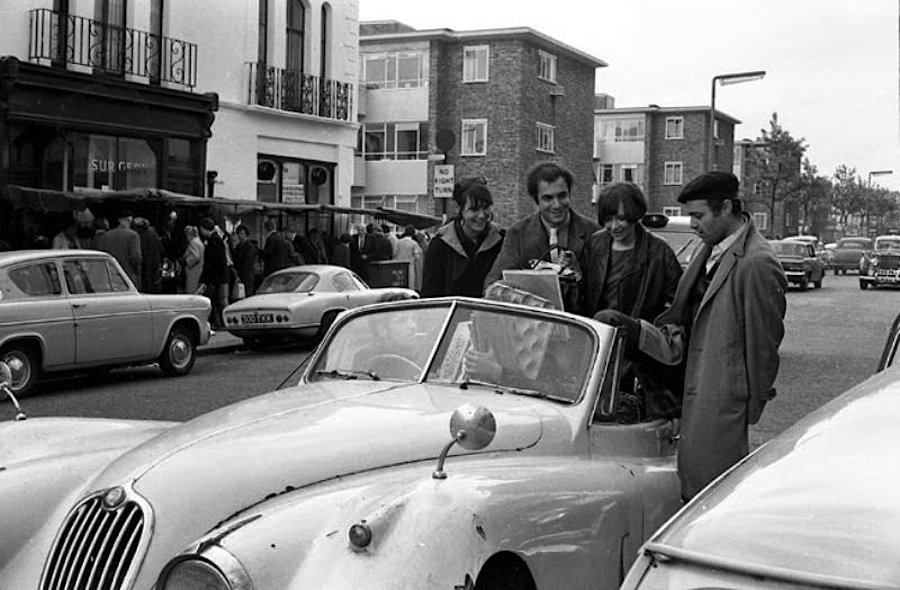 PortobelloRoad1960s.jpg