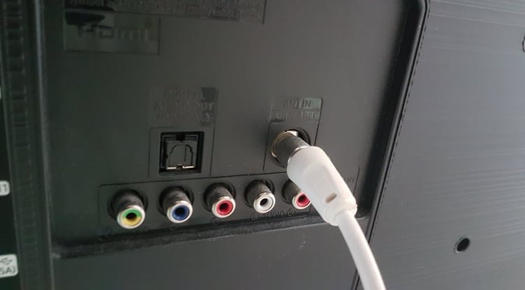 Samsunt ue32n4002 spif port.jpg