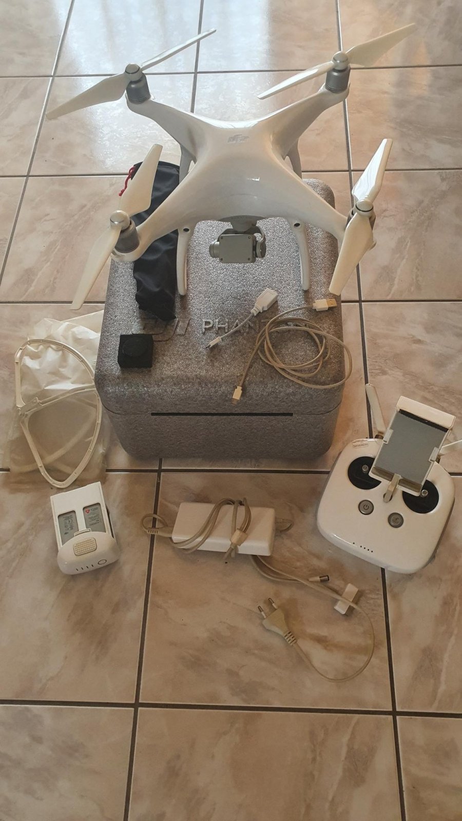 PHANTOM4-1.jpg