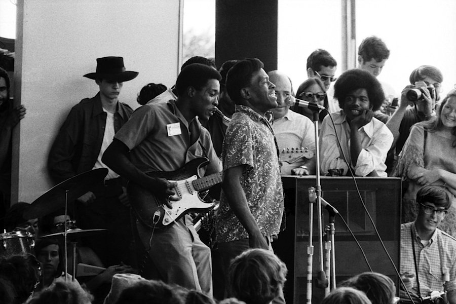 BuddyGuyJuniorWellsAtNewport1968.jpg