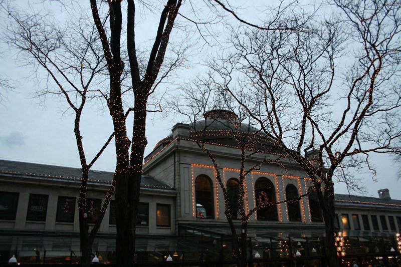 boston_quincy_market_ne_sma.jpg
