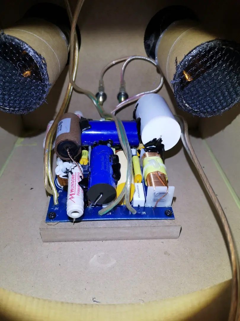 6. Wharfedale Linton crossover.jpg