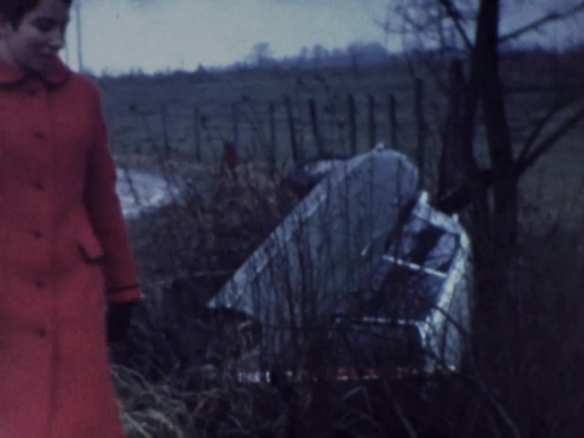 JH02 8mm - 1957_Moment 2.jpg