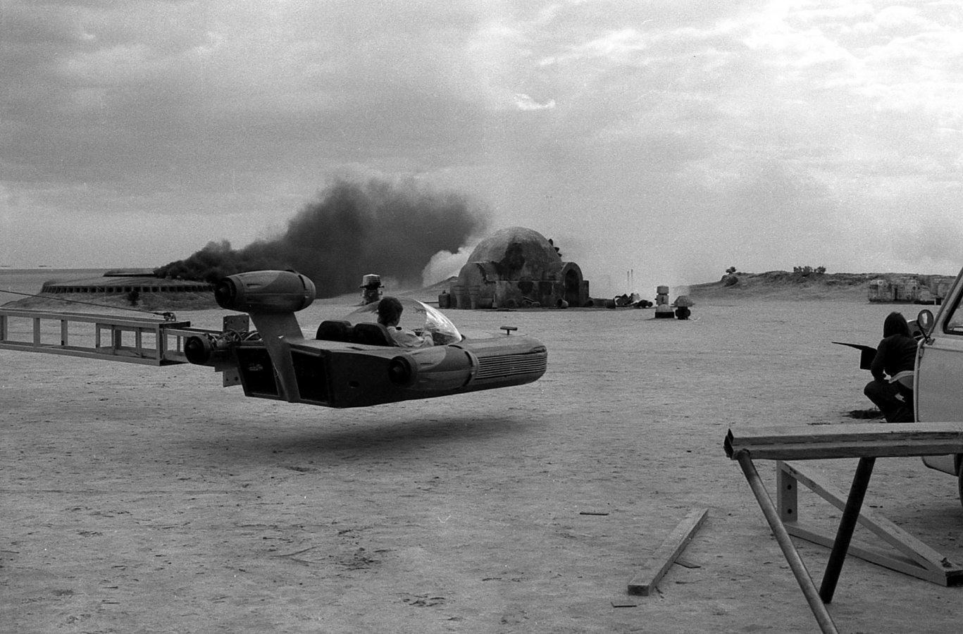 Luke's speeder (Lars residence) 02.jpg