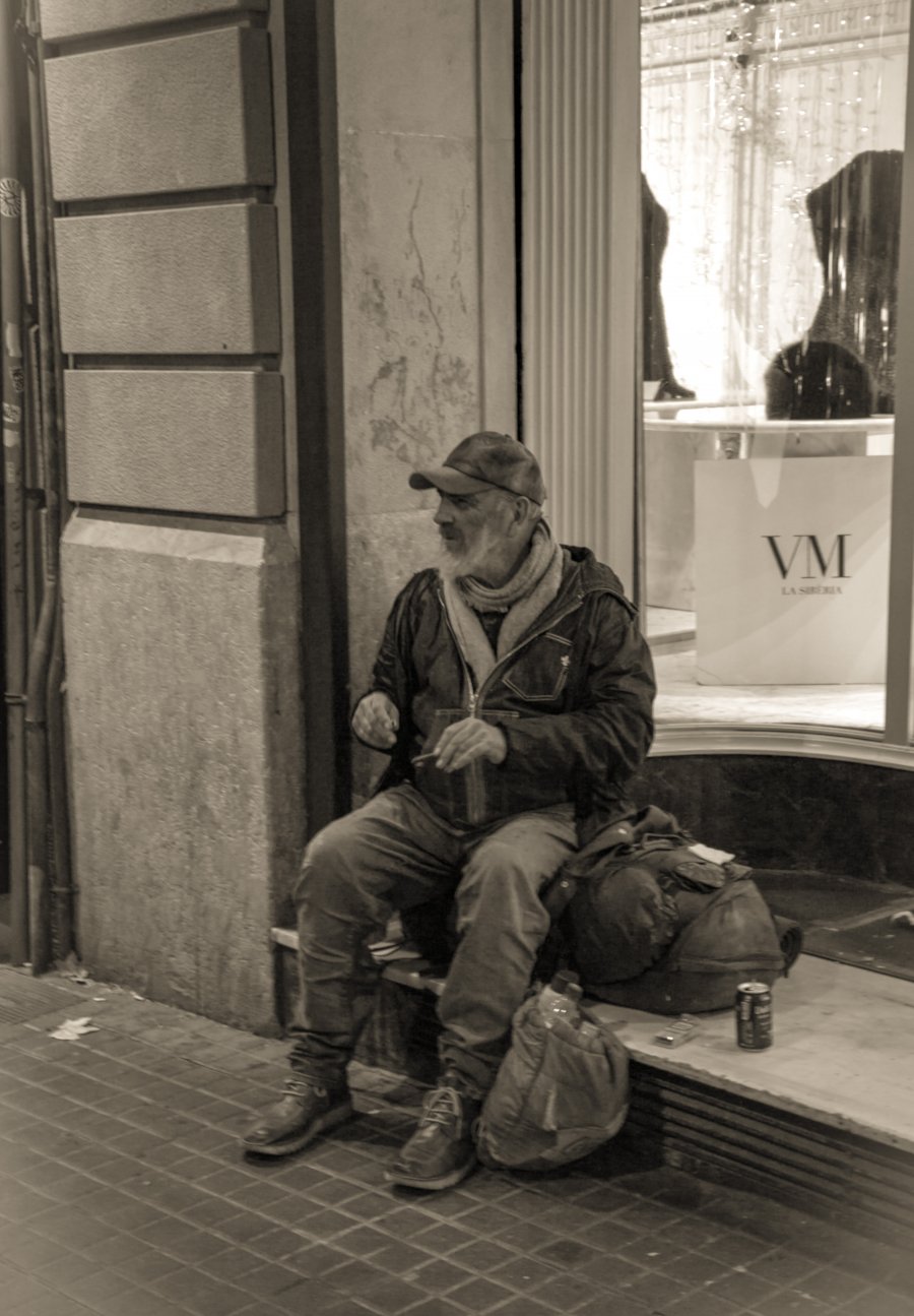 IMG_0385_homeless Barcelona.jpg