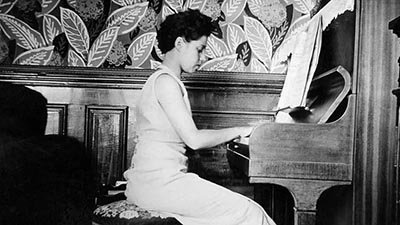 Colette-Maze-black white.jpg