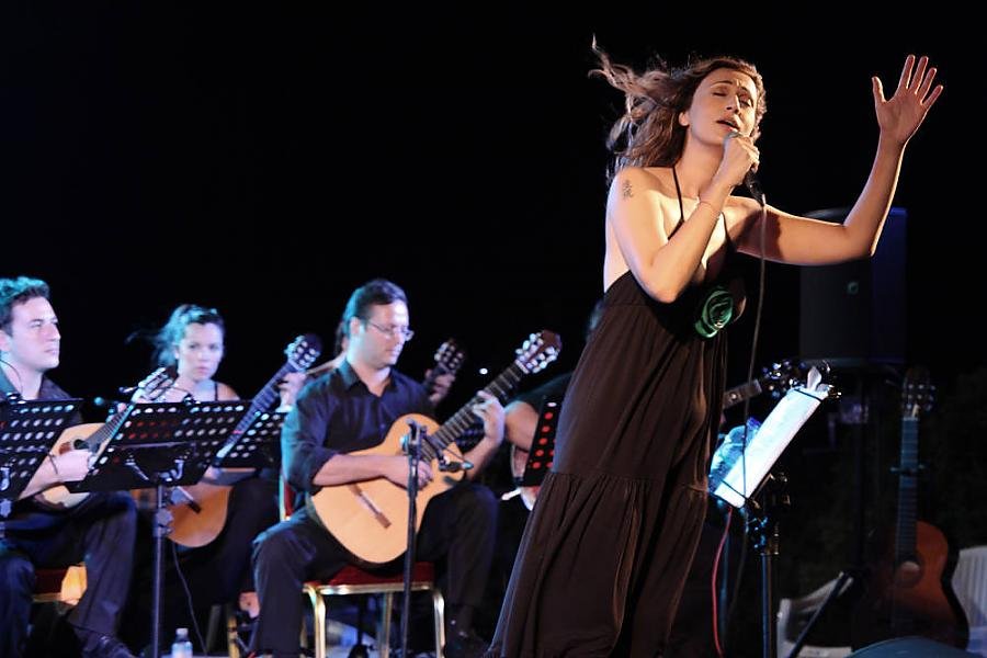 IMG_0722 ret1 crop web 1000.jpg