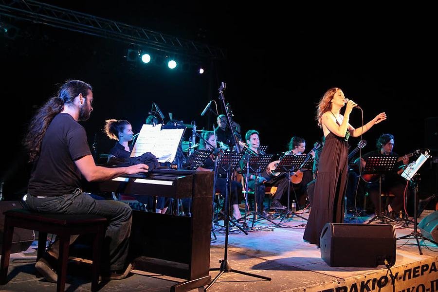 IMG_0757 ret1 crop web 1000.jpg