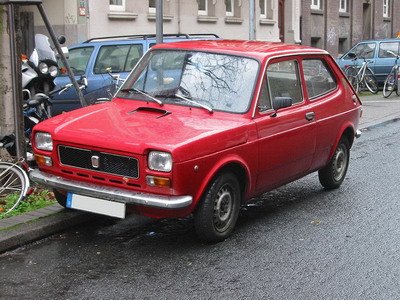 800px-Fiat_127_1_v_sst.jpg