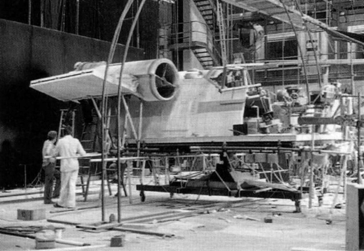 Yavin hangar 01.jpg