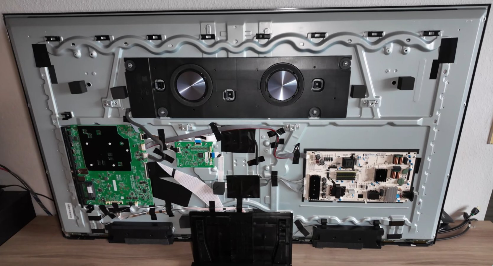 TCL 55Q7CX1 teardown_winterbegins Tech & More.jpg TCL 55Q7CX1 teardown_winterbegins Tech & More.jpg