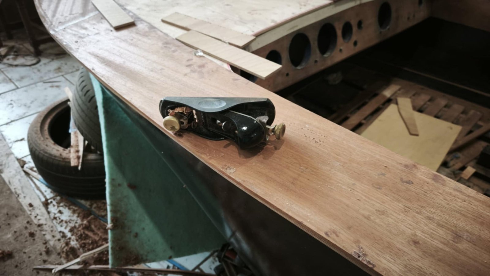 κατασκευή deck απο μαόνι χαμηλή ανάλυση (29).jpg