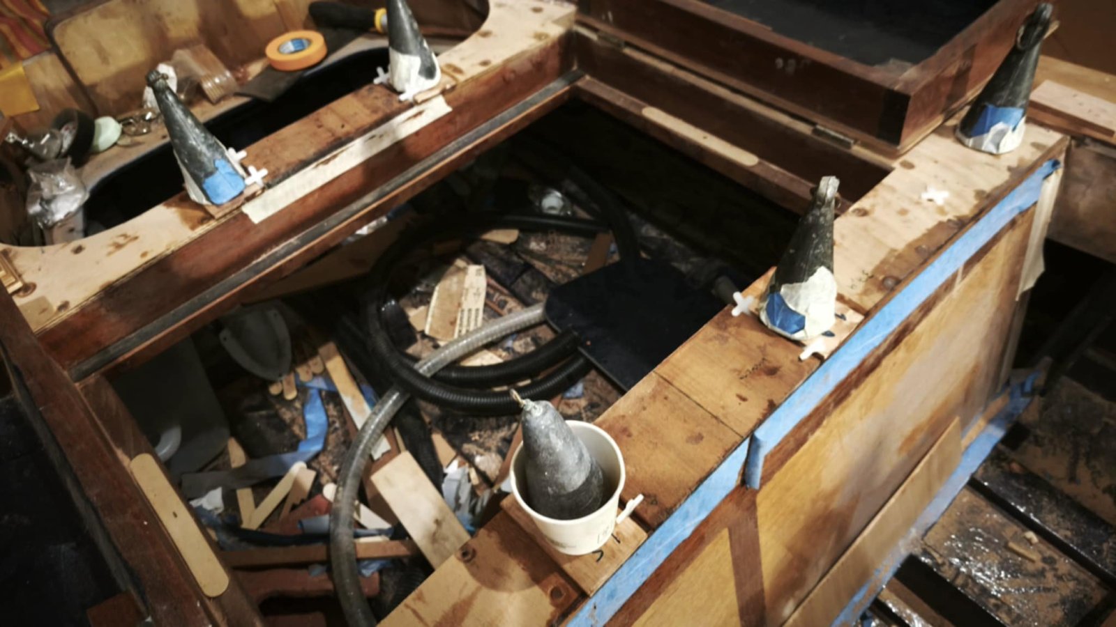 κατασκευή deck απο μαόνι χαμηλή ανάλυση (11).jpg