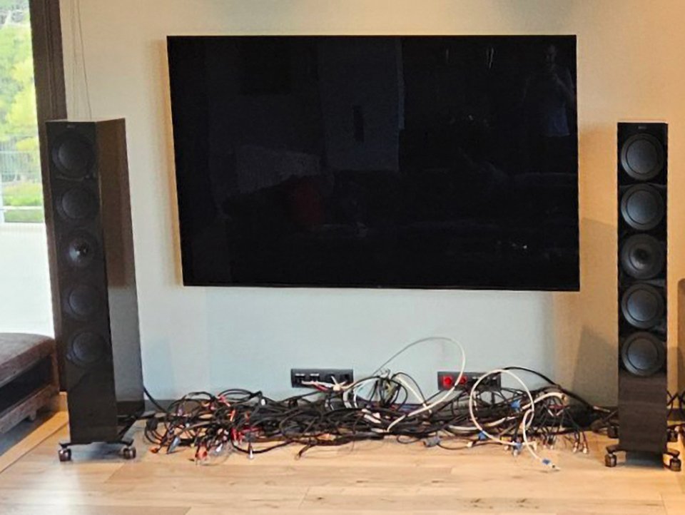 Kef_R11_IMG.jpg Kef_R11_IMG.jpg