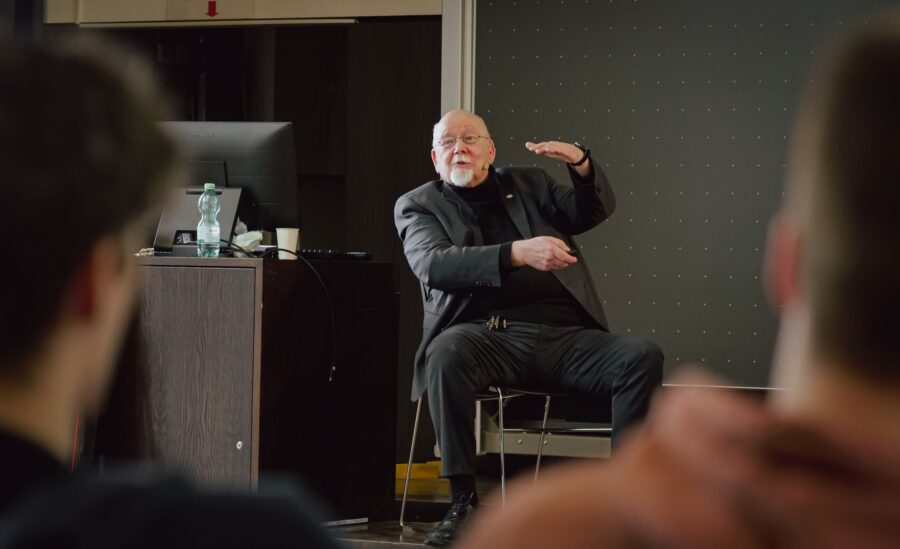 1764624709560.png 1764624709560.png