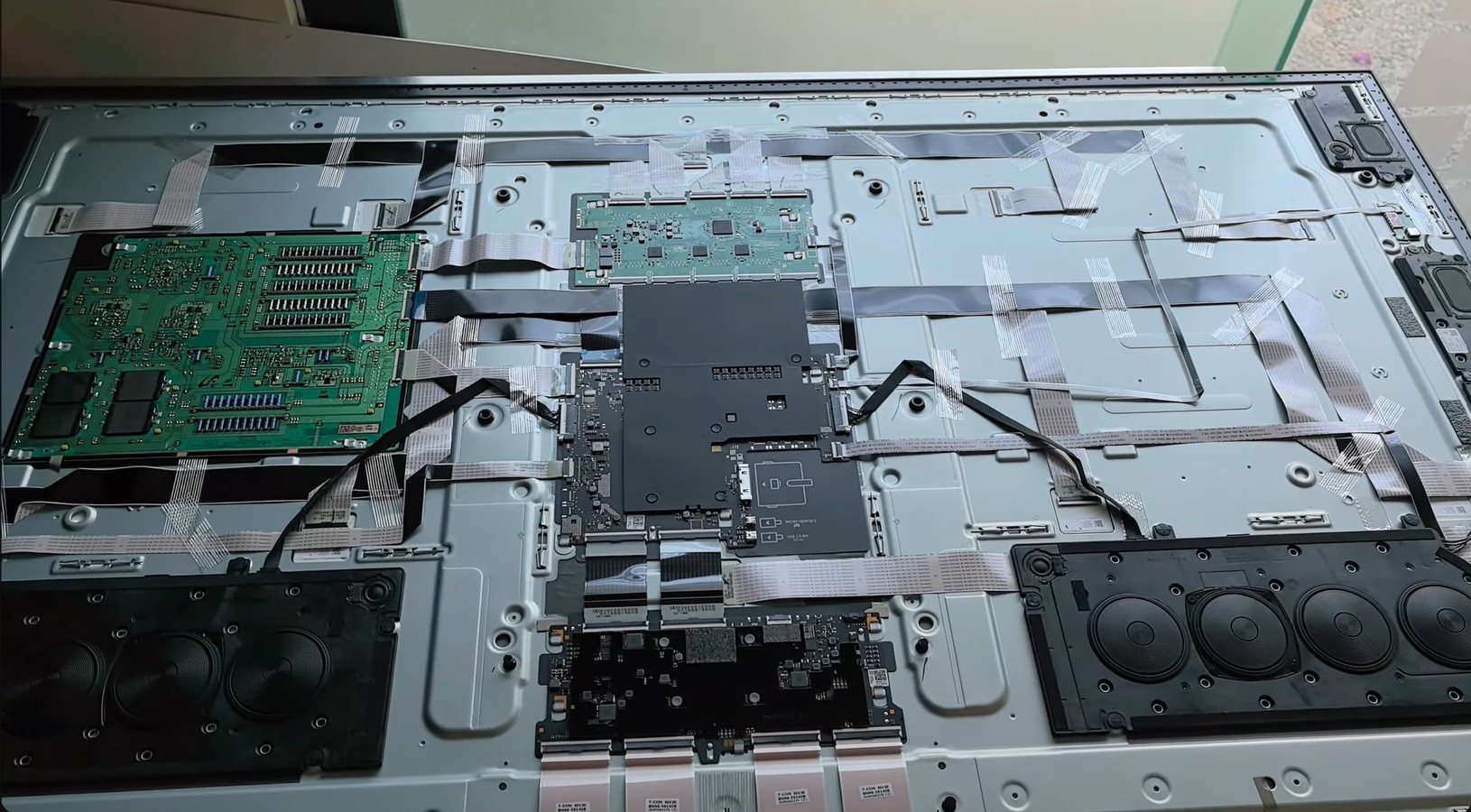 Panel_Samsung QE75QN990F_teardown_hxosplusgr.jpg