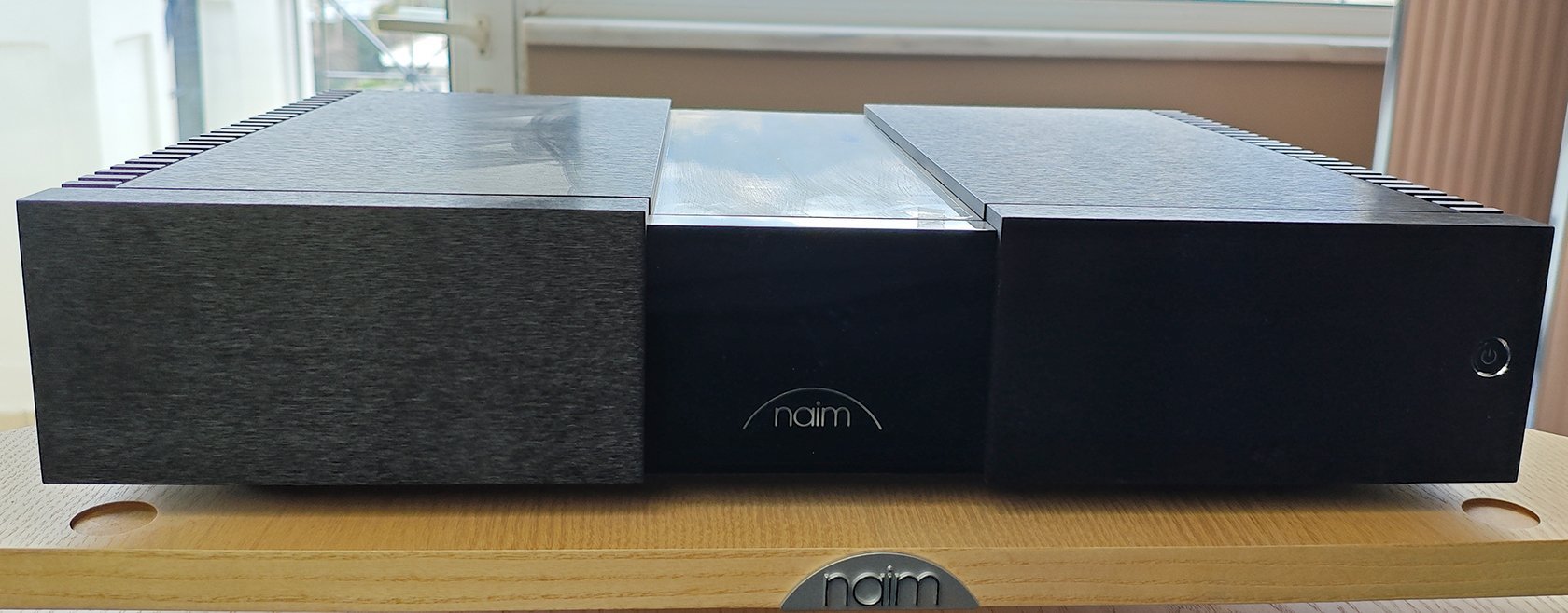 Naim_NAP_350_Front.jpg