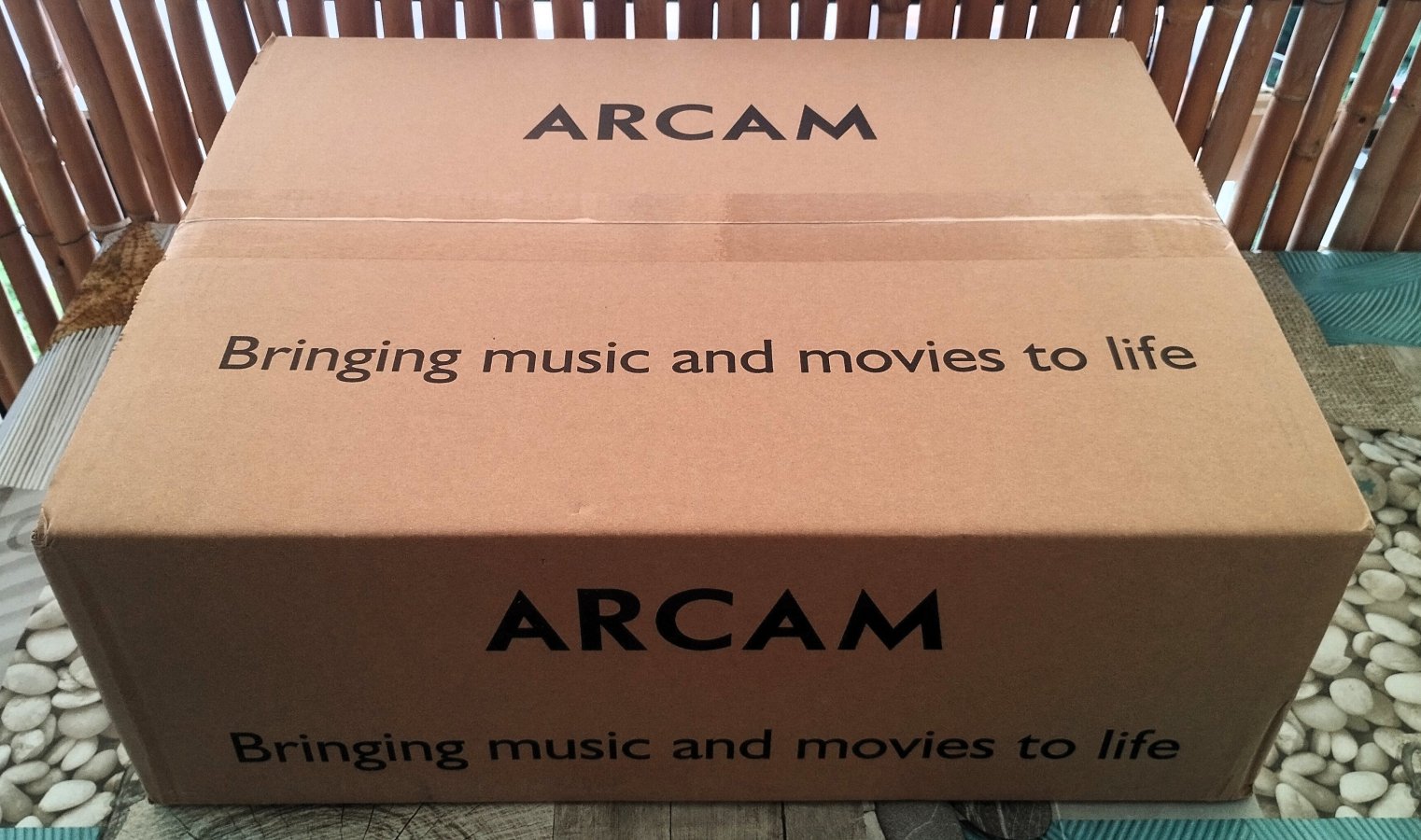 ARCAM_SA20_01.jpg