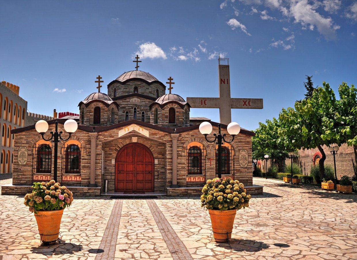 Trikorfo Fokidas Main Church.jpg