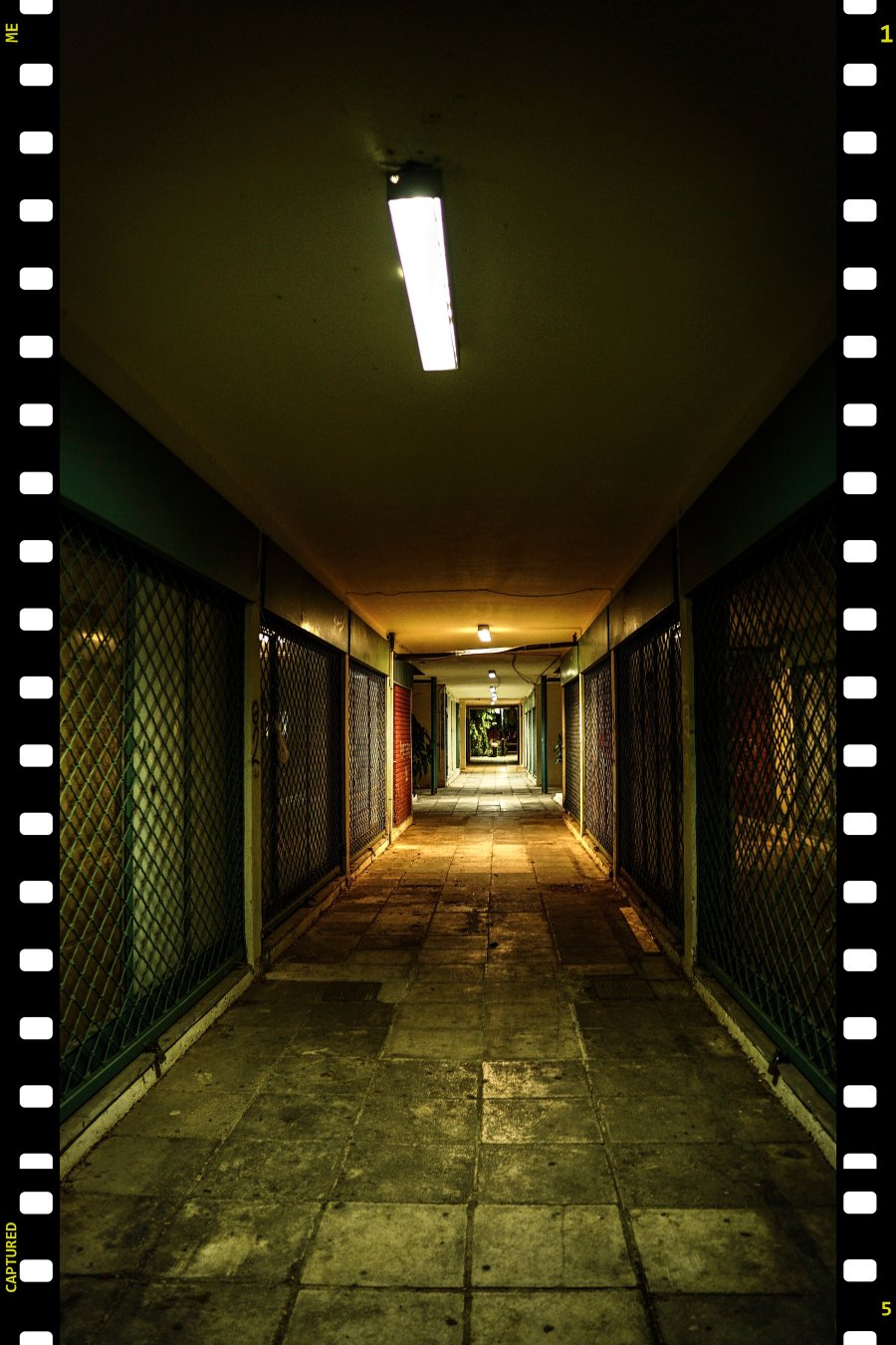 Narrow Coridor_001.jpg