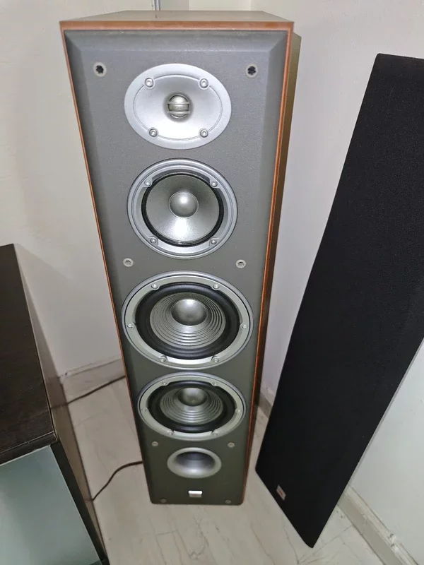 JBL 1.webp