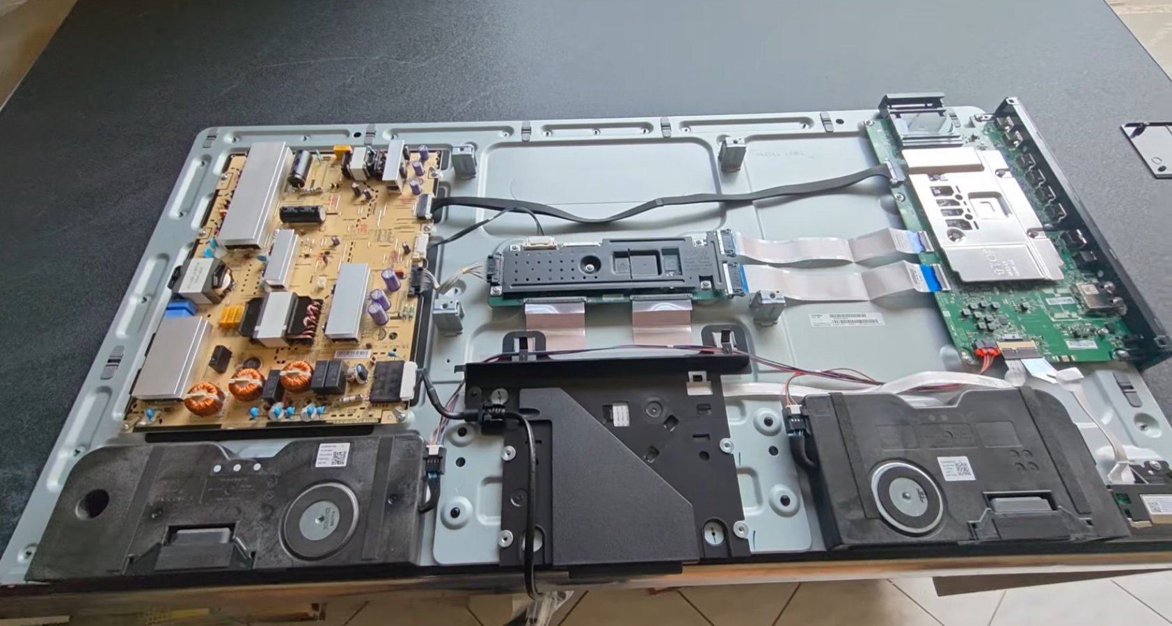 LG 65C6 _ 65C64LA teardown hxosplusgr.jpg