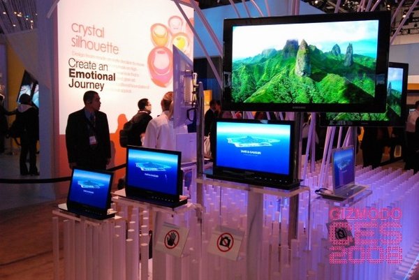 Samsung's 31-inch and 14-inch OLED TVs -- take that Sony.jpg