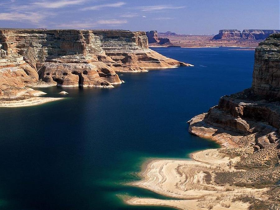 Lake_Powell_-_Arizona.jpg