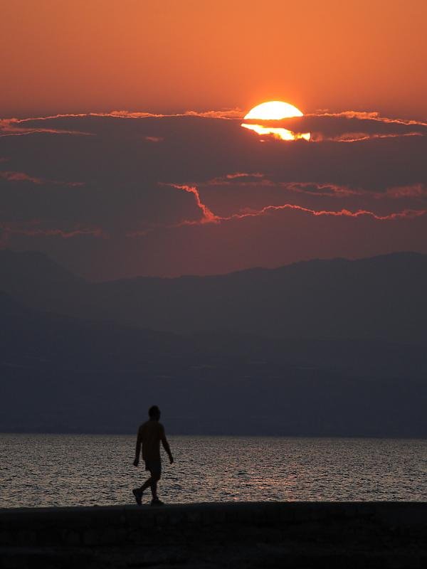 IMG_0900 CROP 34 web1200.jpg