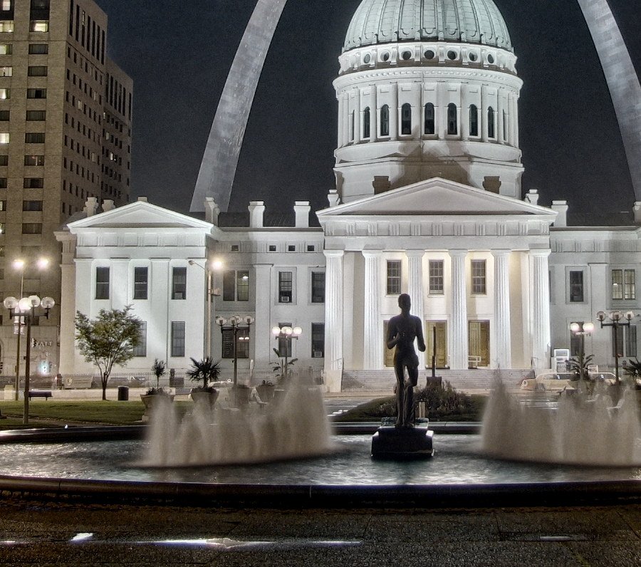 StLouisArchMultExpCDR-HDR(1).jpg