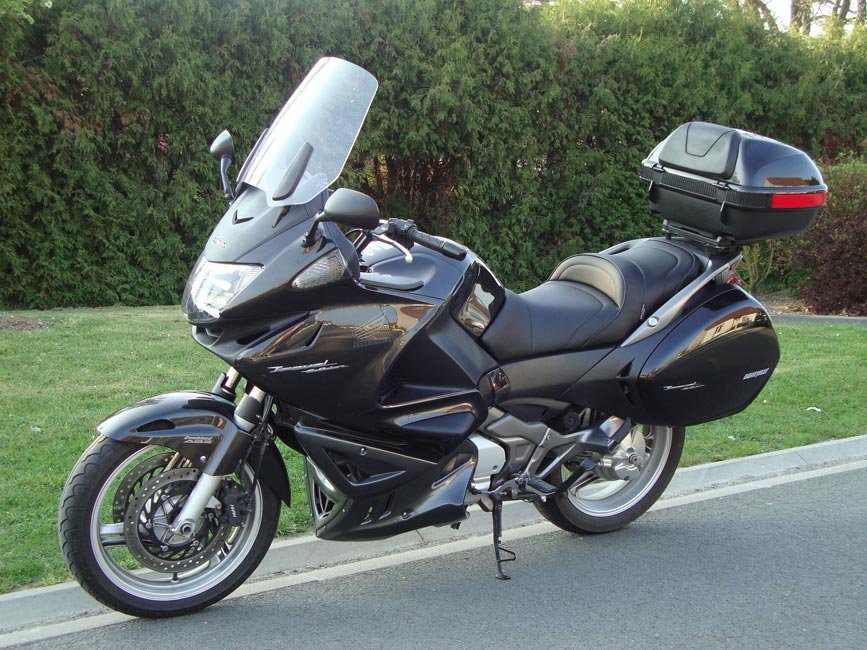 honda_700-Deauville_zoom.jpg honda_700-Deauville_zoom.jpg