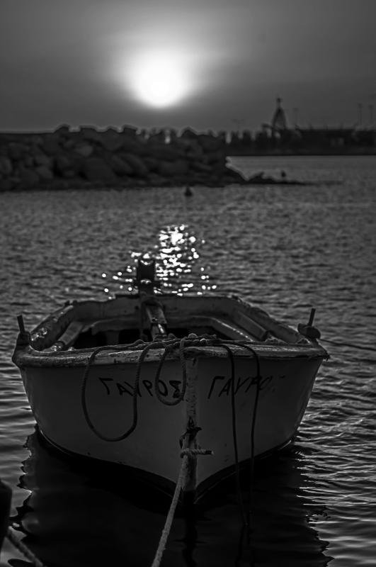 boat_black.jpg