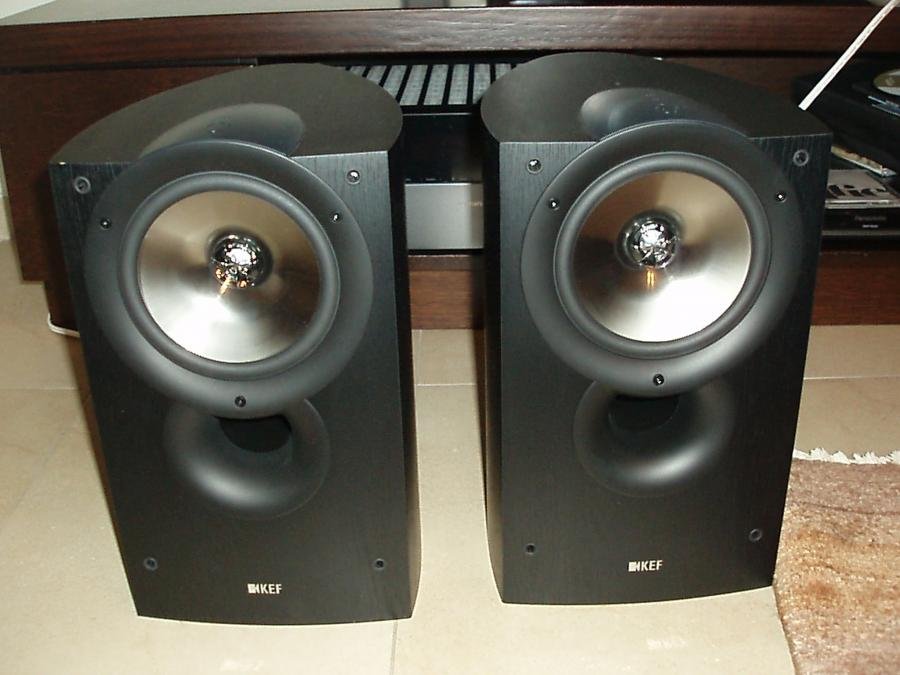 1- KEF IQ 30.jpg