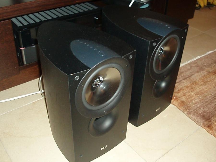 2-KEF IQ30.jpg