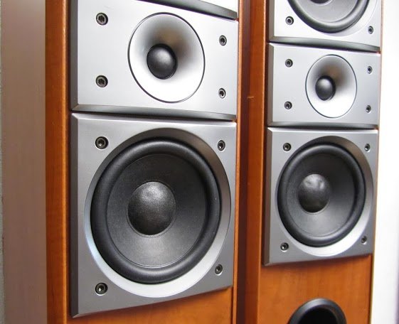 Pioneer s-h309v 2.jpg