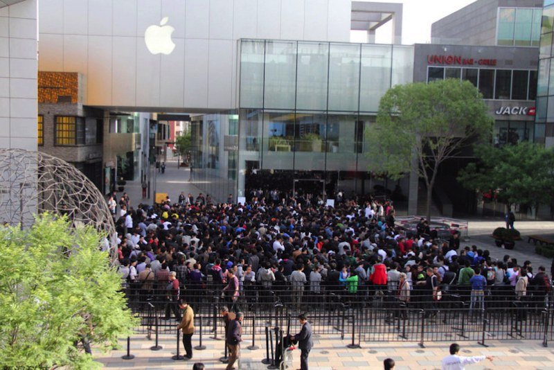 102217-ipad_2_china_launch_line.jpg