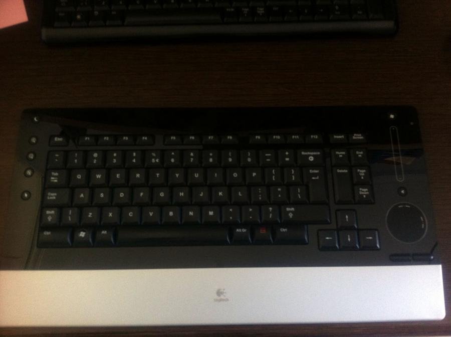 02 logitech dinovo.jpg 02 logitech dinovo.jpg